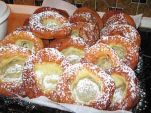 Bauernkrapfen und Pofesen