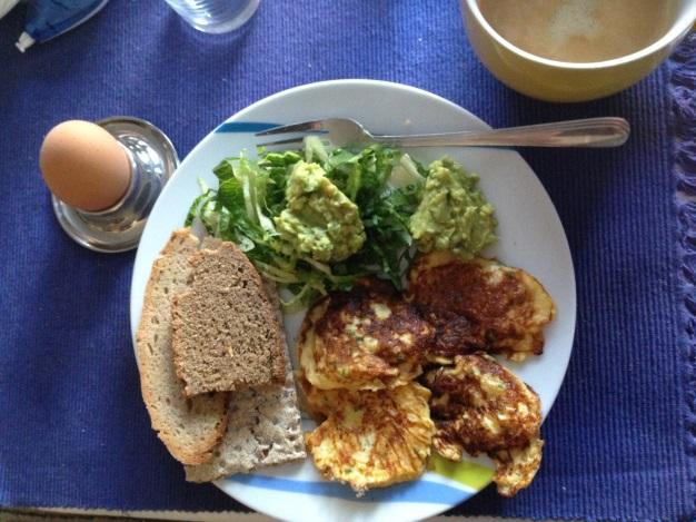 Eierdatscherl mit Kohlrabi-Salat