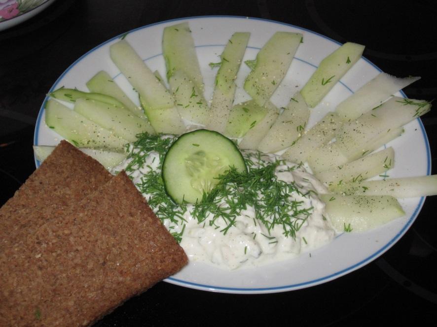 Ziegenfrischkaese, Kohlrabi, Gurke